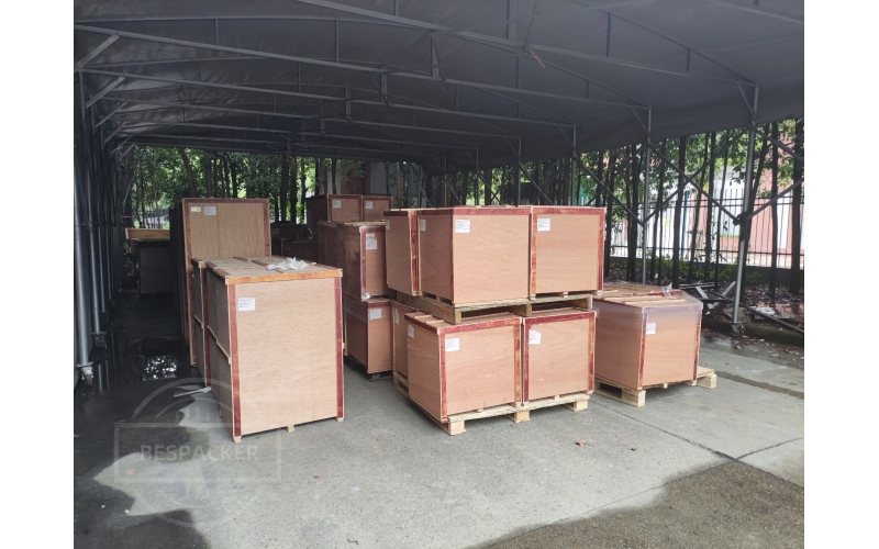 A car full of goods, full of trust and quality, full of achievement.